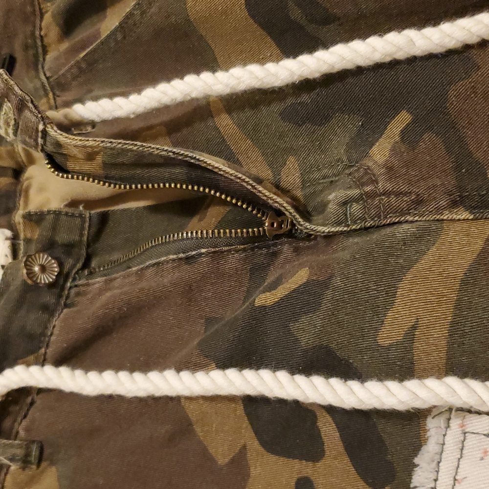 Pol Camo Lace Love Joggers Twill Patchwork Size Medium - Picture 9 of 16